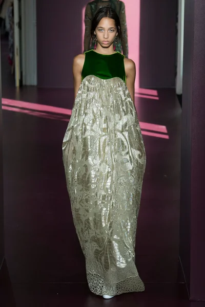 Look 54